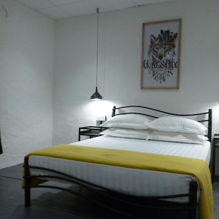 Ola Hostel Malacca Екстериор снимка