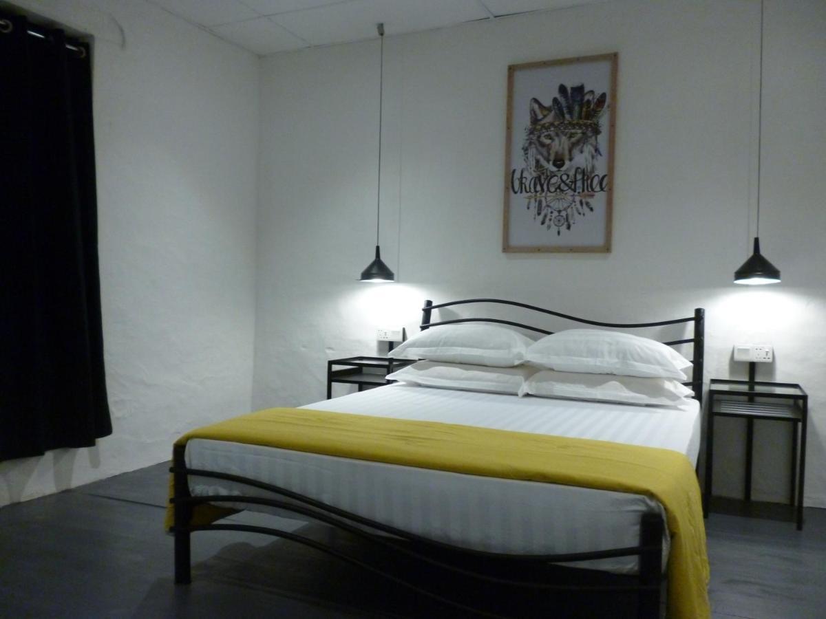 Ola Hostel Malacca Екстериор снимка