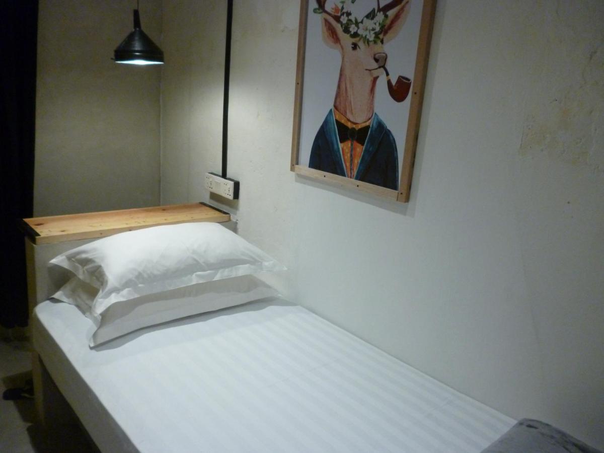 Ola Hostel Malacca Екстериор снимка