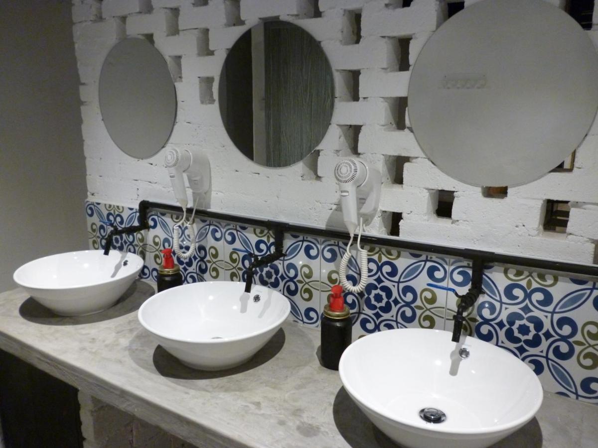 Ola Hostel Malacca Екстериор снимка